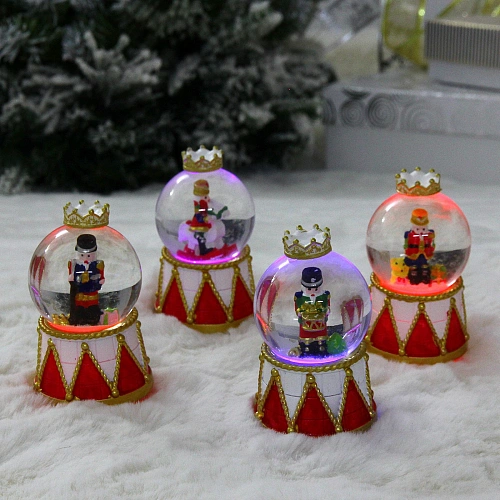 Сувенир Снежный шар "Солдатики" 5.5*5.5*9 см (с подсветкой), микс