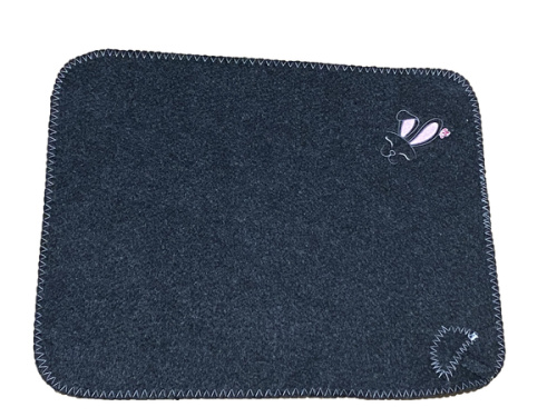 Коврик серый с вышивкой "Follow "  (без упаковки) 38**48см